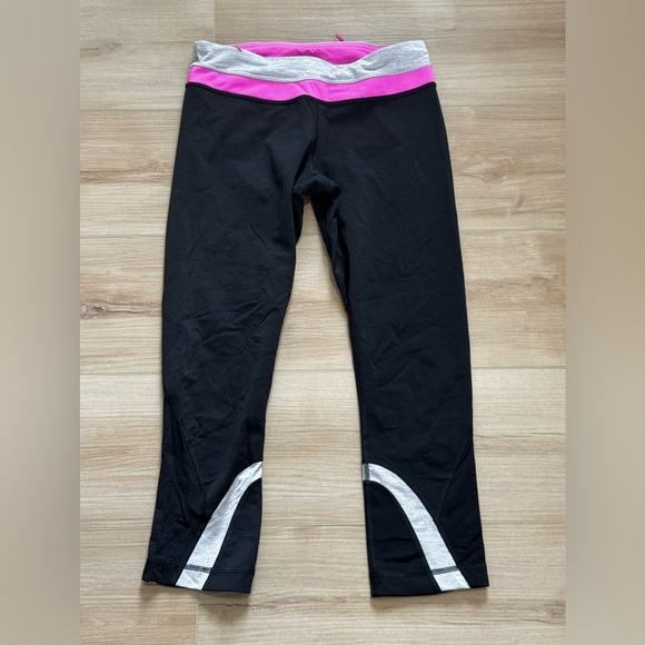 Lululemon Run: Inspire Crop II
Black / Metallic Silver / Pow Pink - Picture 6 of 15